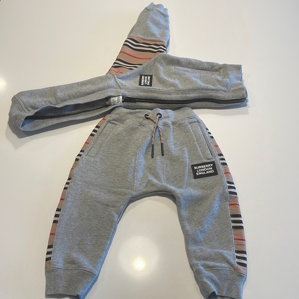 Burberry sweatsuit